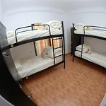 Hostel Wallaby Sarandë