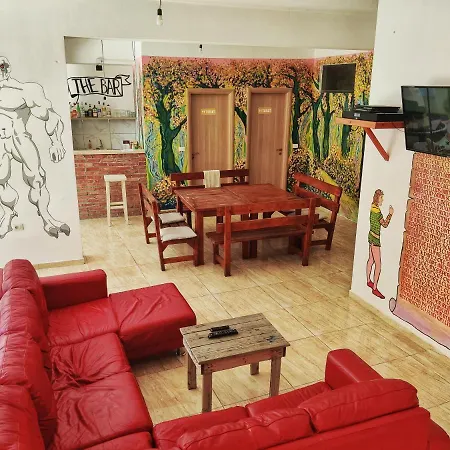Wallaby Hostal *