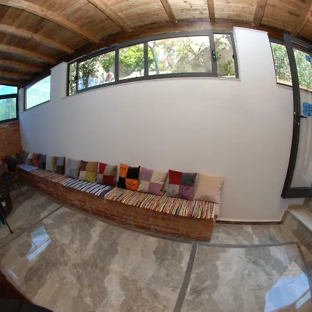 Hostal Wallaby *