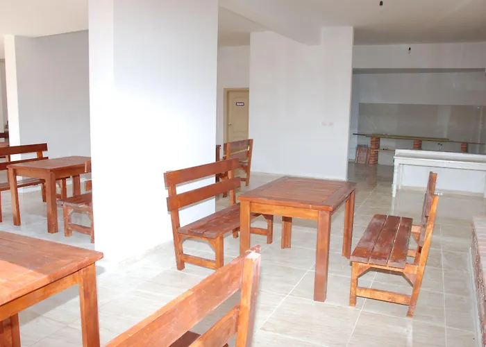 Wallaby Hostel Saranda