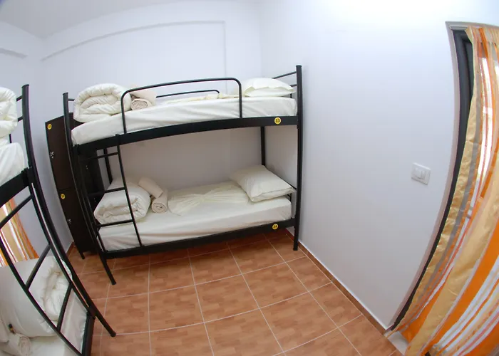 Wallaby Hostel Saranda