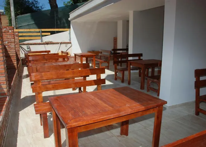 Wallaby Hostel Saranda